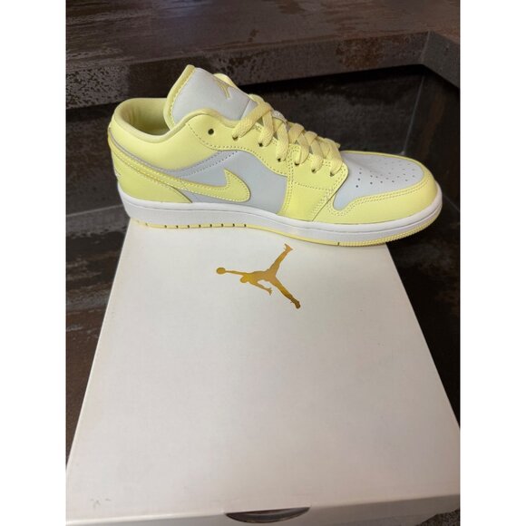 Women's Jordan 1 Low Lemonade Size 8- DC0774-007 - Picture 6 of 9